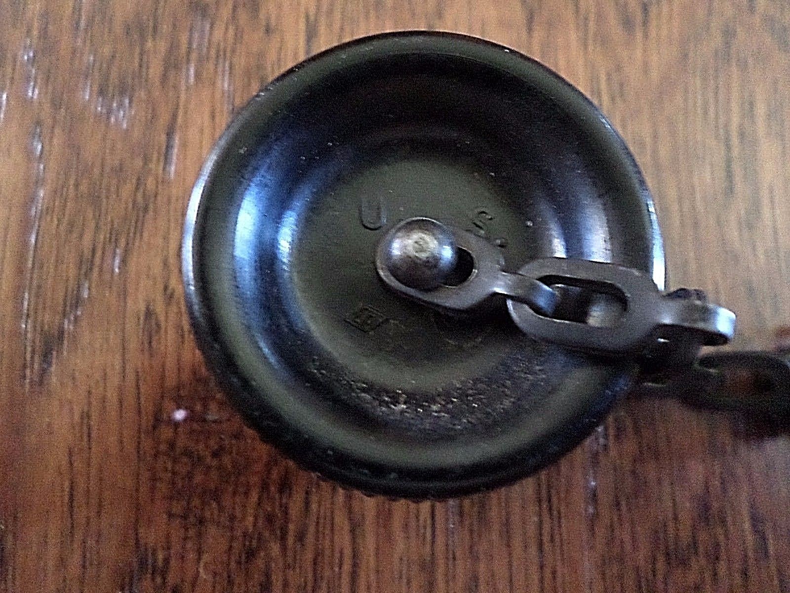 WWII U.S MILITARY CANTEEN BAKELITE CAP SCREW LID WITH CHAIN & CORK ALL ORIGINAL