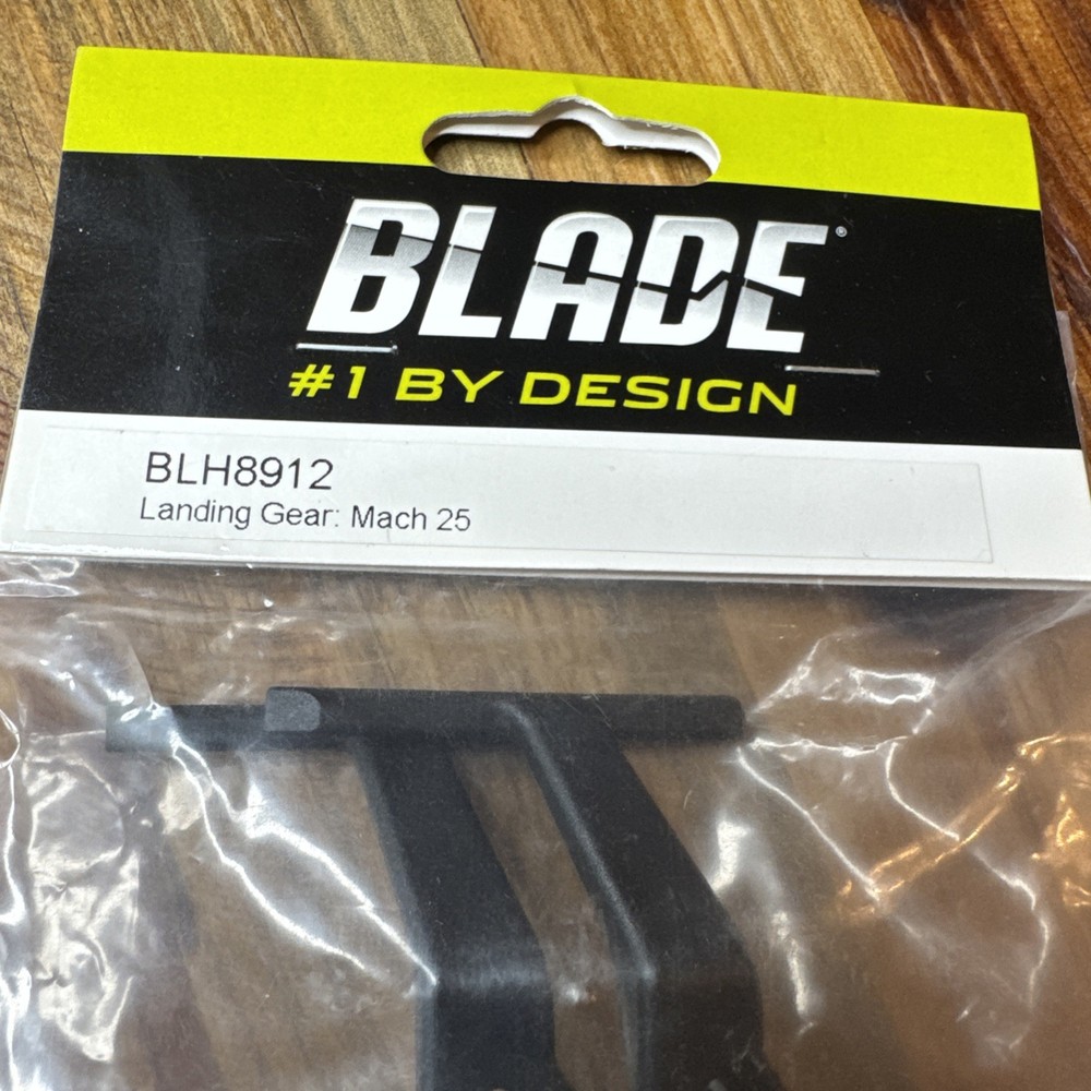 Blade BLH8912 Landing Mach 25