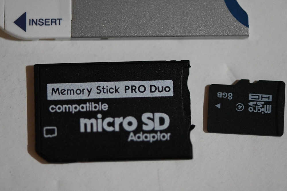 Lexar Memory Stick Duo Adapter + Micro SD Adapter + 8 Gb Micro SDHC Class 4