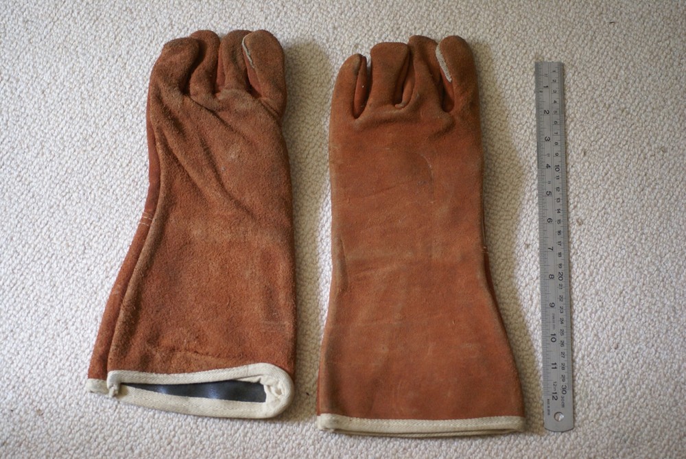 Old suede leather gauntlets, aircrew or dispatch rider (probably British)