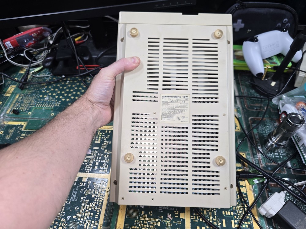 Commodore 1571 Exact DEFECTIVE DONOR Floppy Disk Drive-Issues-Intact-PARTS-READ