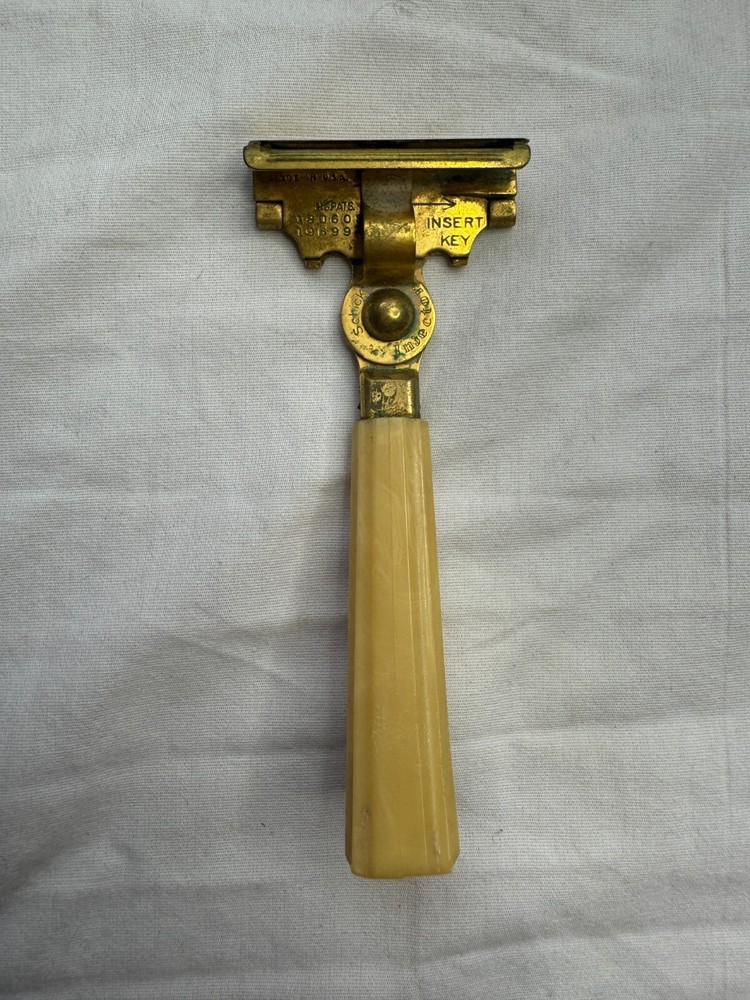 Vintage 1940s Schick Injector Razor w/ Case