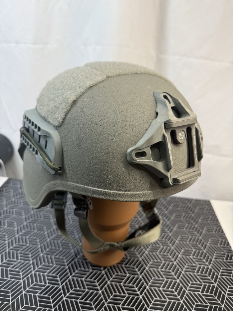 ArmorSource Aire-EX Level 3 Regular Cut Ballistic Helmet w/ Accessories - Medium