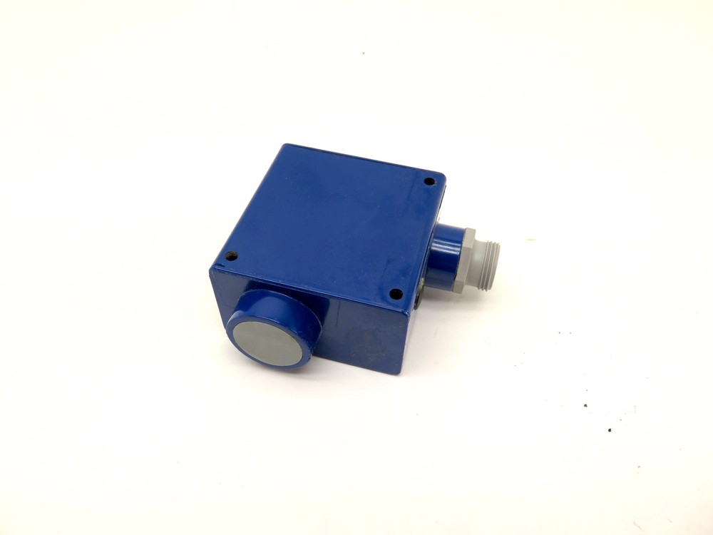Telemecanique SM554B100 Proximity Sensor 12-24Vdc