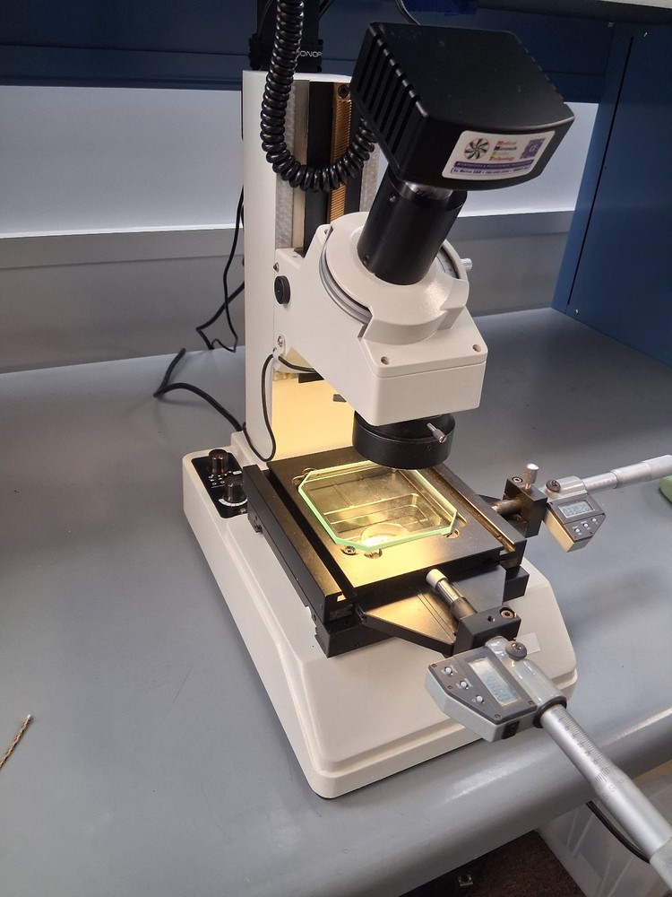 MMBT-1DM XY Tool Scope 20X Toolmakers Manual Microscope 2"x2" Stage HDMI Camera