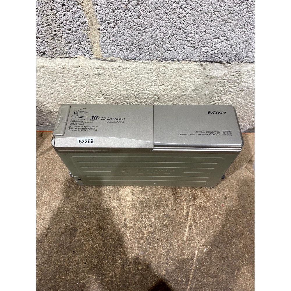Sony CDX-71 Compact Disc Changer 1-Bit D/A Converter Program Play Function