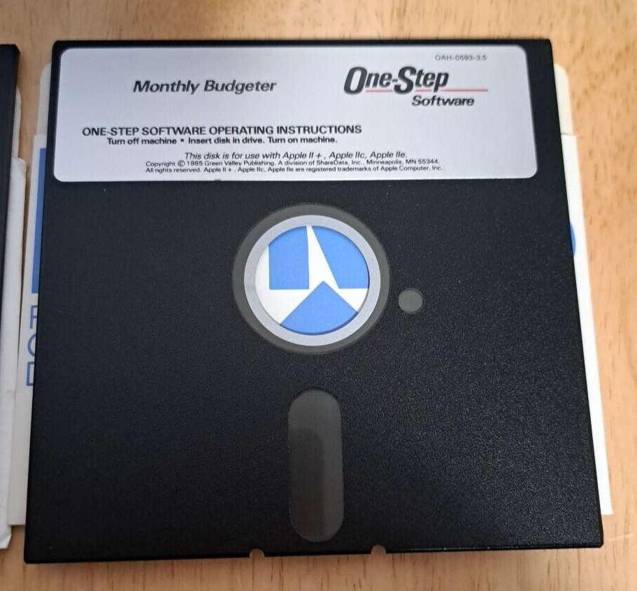 4 One-Step Software Floppy Disk 5.25 Apple IIC II,IIE Space,Budgeter, Math,Fore!