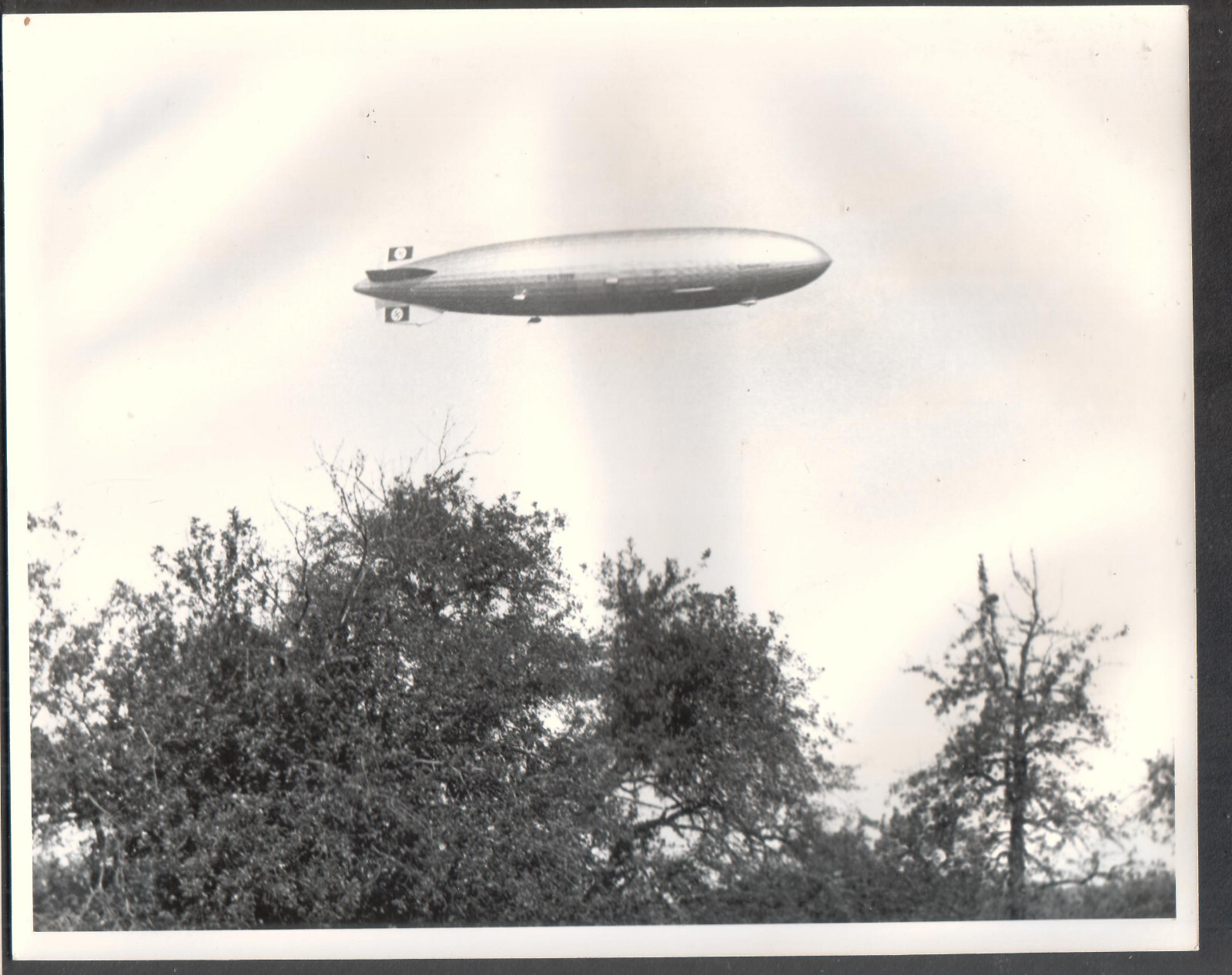 1936 8x10 glossy photo airship Hindenburg LZ 129 taken in Westchester County NY