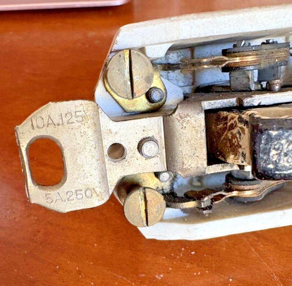 Toggle Light Switch #G E 1690~Early 1900s Antique Ceramic Base & Brass ~It Works