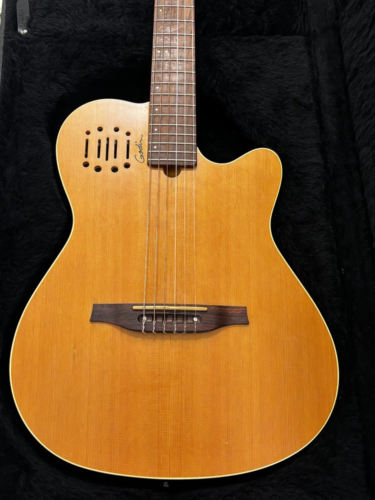Godin Multiac Encore Natural – Made in Canada – Nylon String + Hardshell Case
