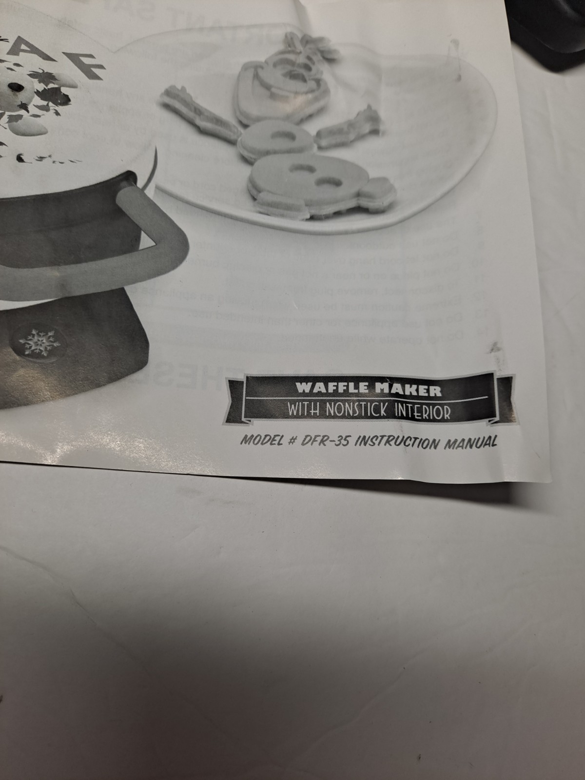 Disney Frozen 2 Olaf Waffle Maker W/Booklet Snowman