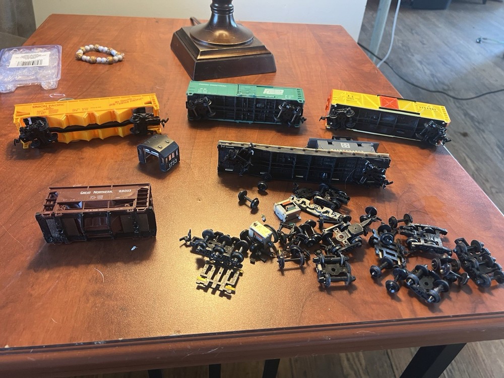 Tyco Mix Train Car Lot