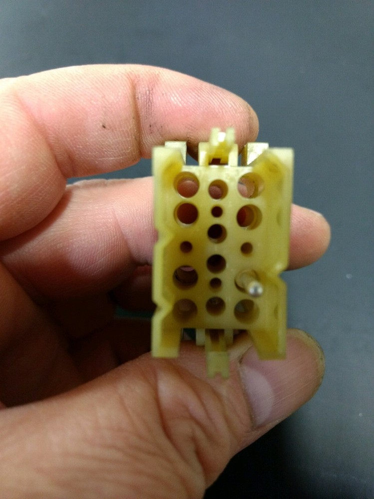USED Power Connector (No Contacts!)