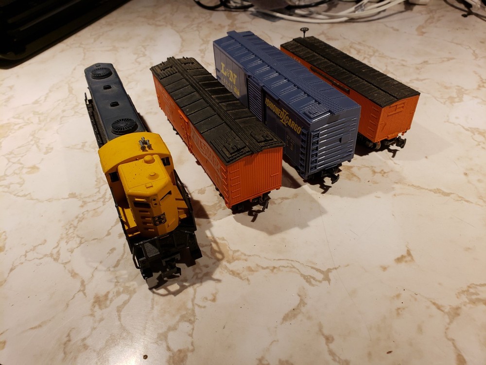 Ho Scale Train Lot #12