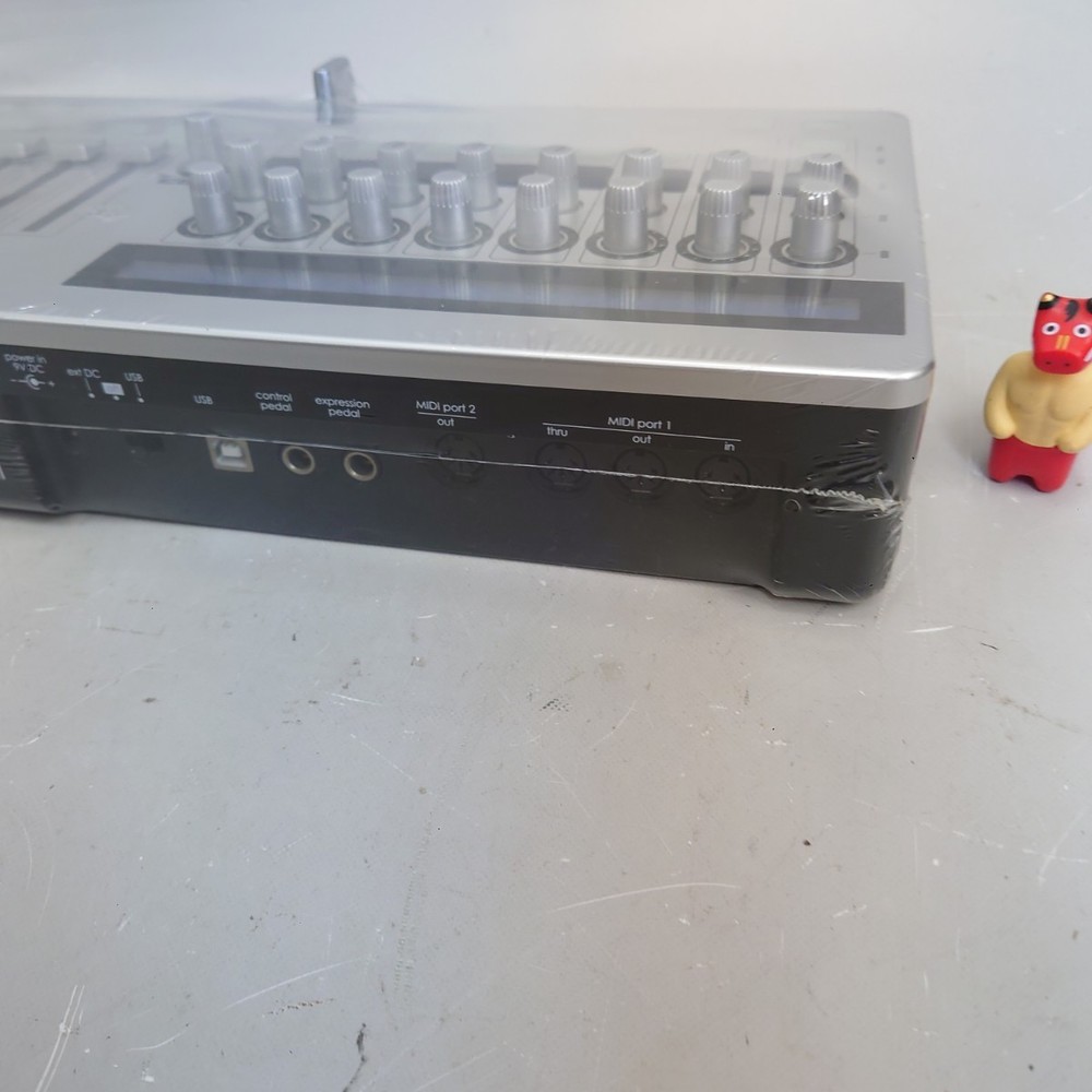 Novation ZeRO SL MkII MIDI USB Controller Tested Works DAW Control Surface with