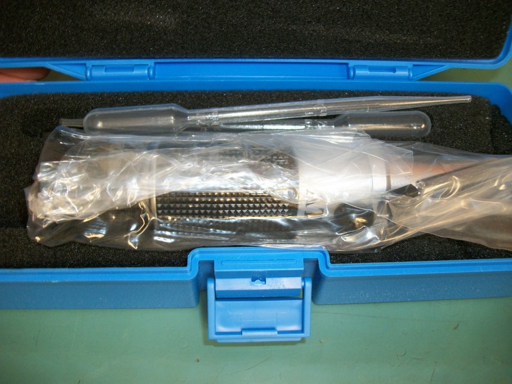 AICHOSE Optical Refractometer w/ATC Function & Case - NEW