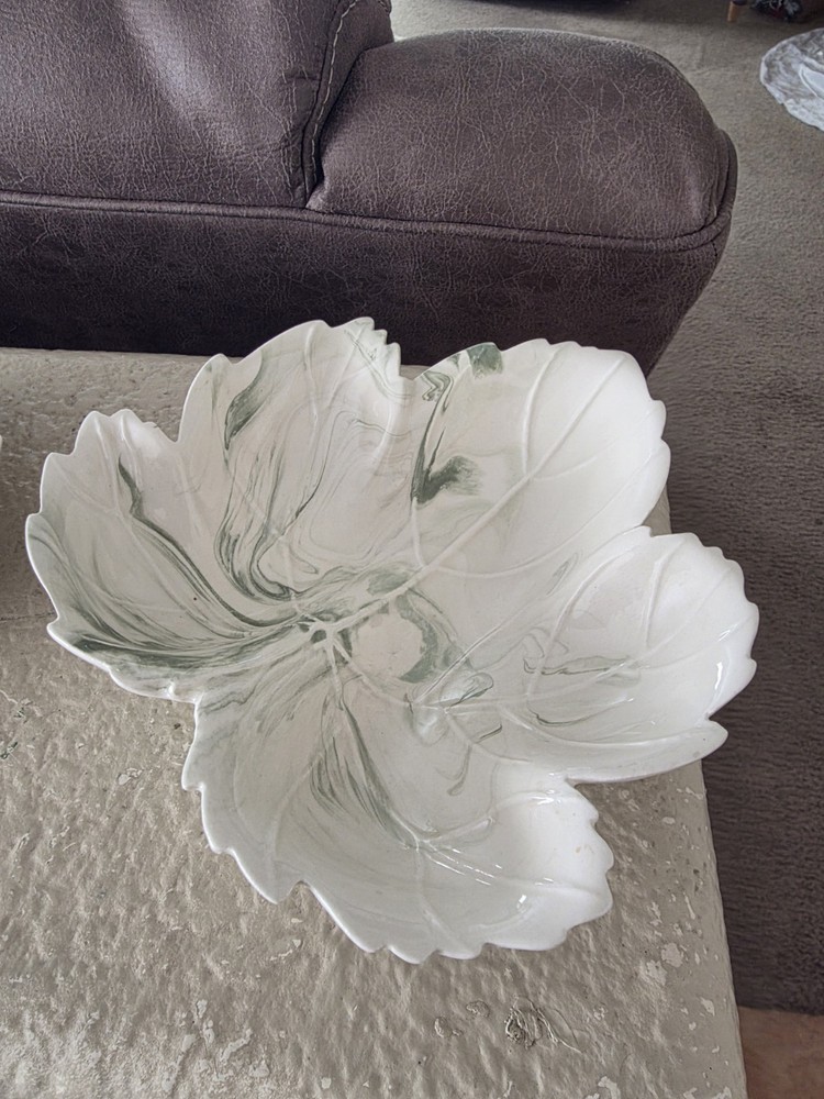 Christmas Porcelain Leaf Dishes