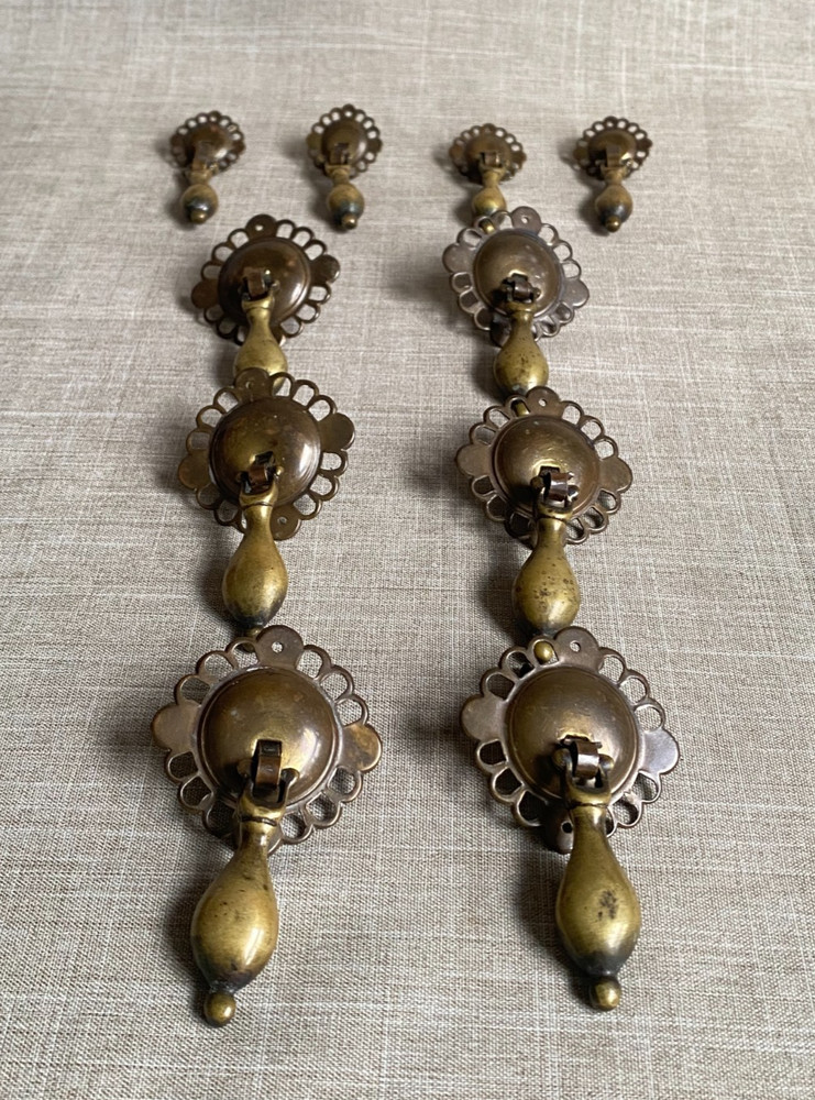 Antique c1925 Set 10 Brass Teardrop Chest Drawer Pulls Handles Plates Fixings