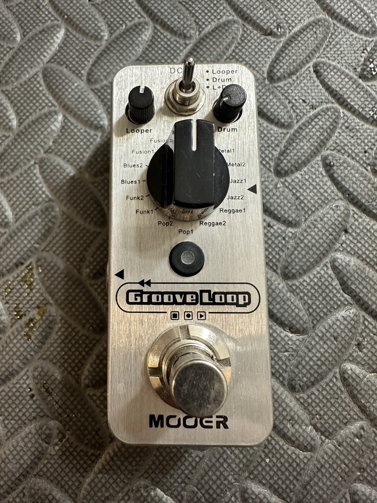 Mooer Groove Loop Drum Machine and Looper