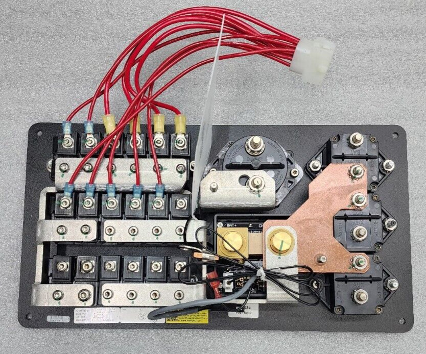 KISAE 32010016 BREAKER POWER DISTRIBUTION CONTROL PANEL *D2