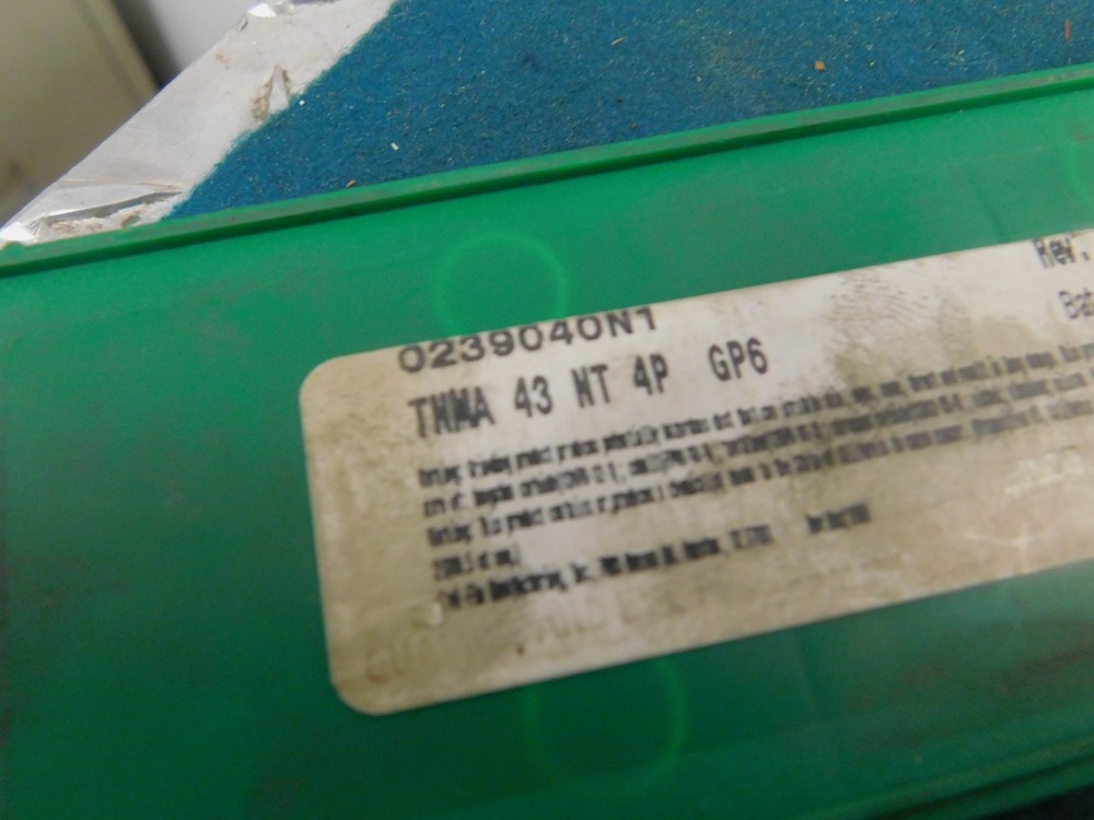 2.75" Diameter Thread or Grooving Head 1.0" Arbor Mount Hole with New Inserts