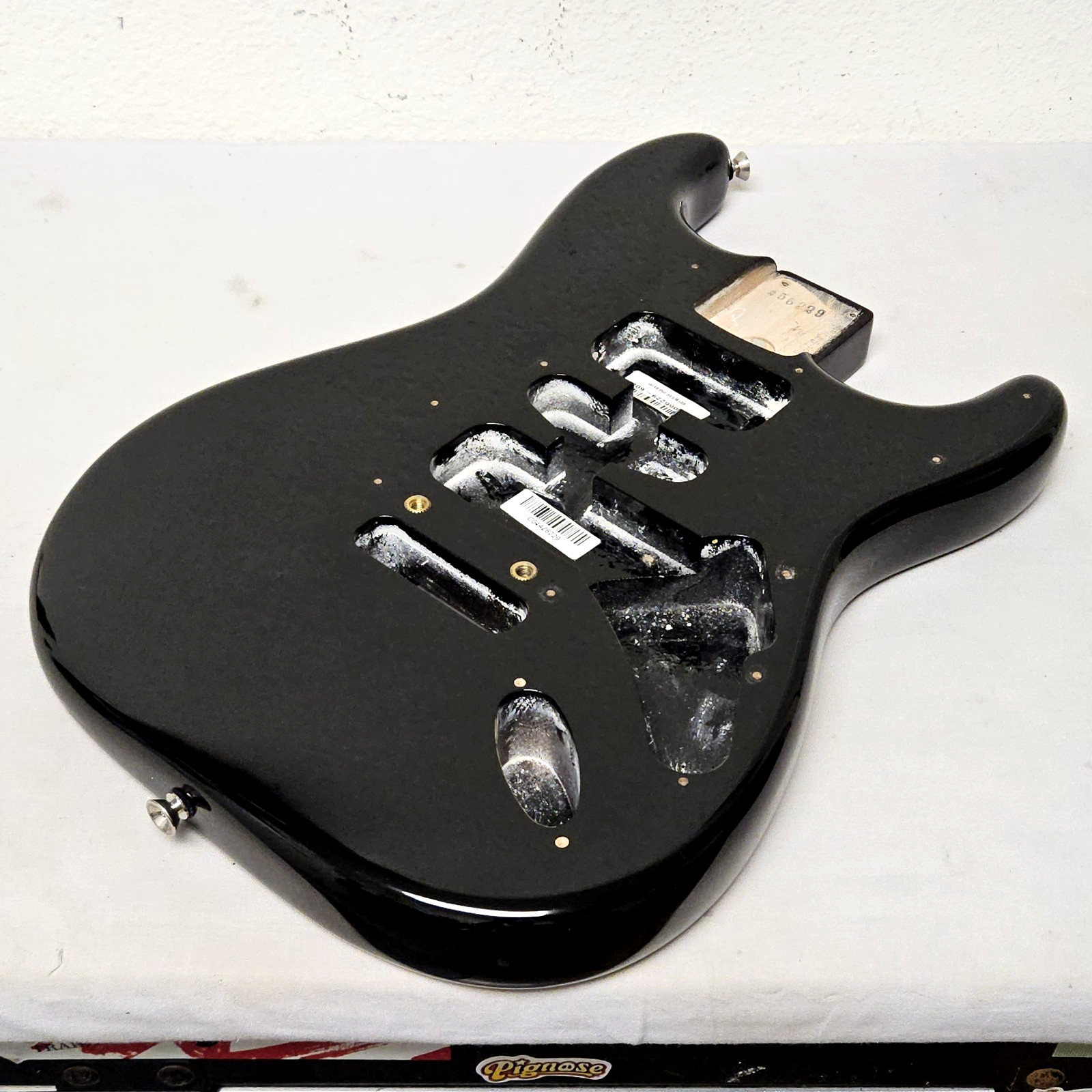 2016 Fender American Standard Strat Alder Body Gloss Black - USA Stratocaster