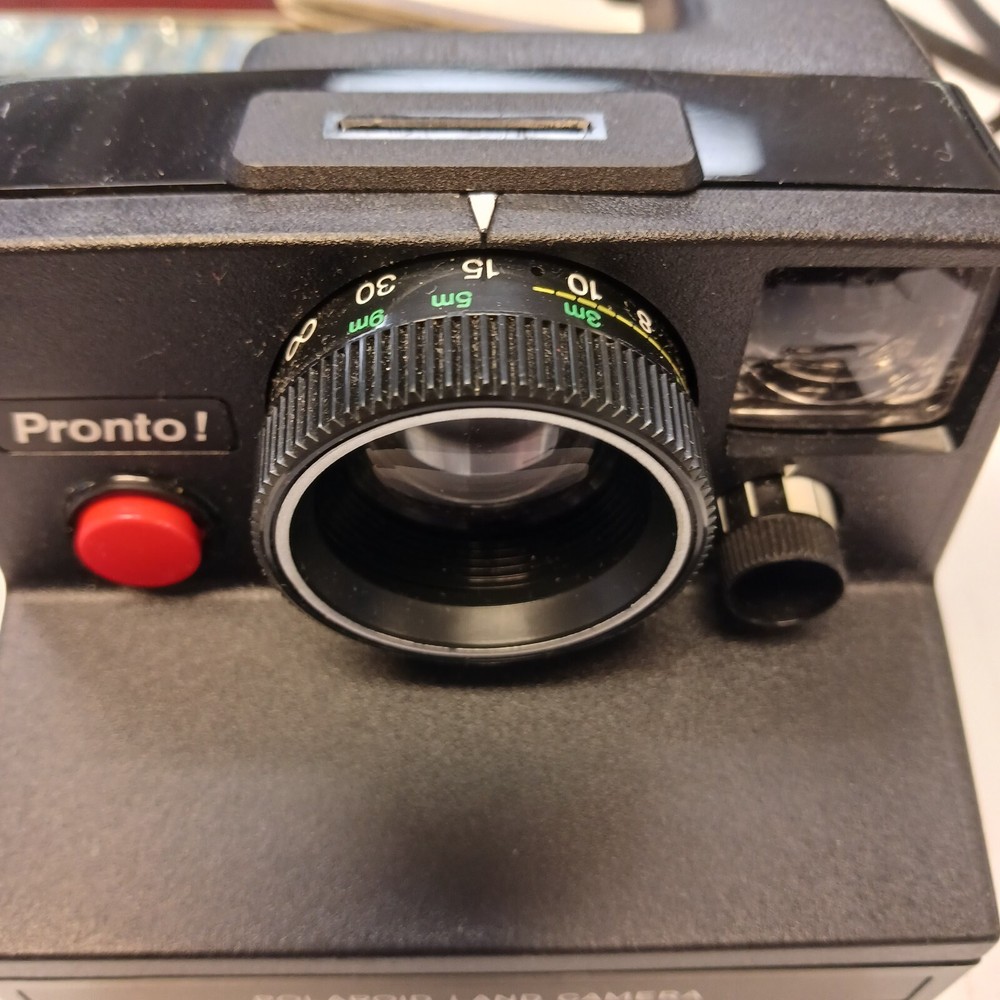 Polaroid Land Camera Pronto! with Strap Untested WITH Flashbar and Kalimar Flash