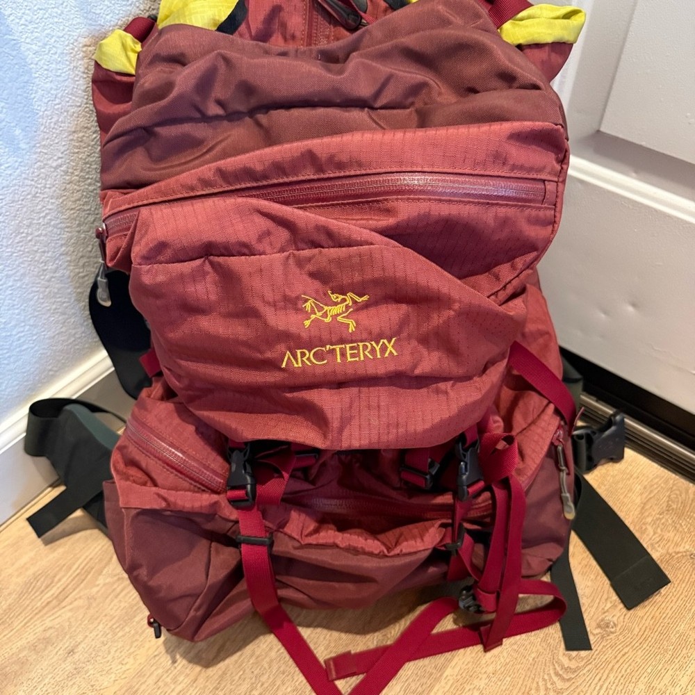 ARC'TERYX Briza 62 Hiking Backpack
