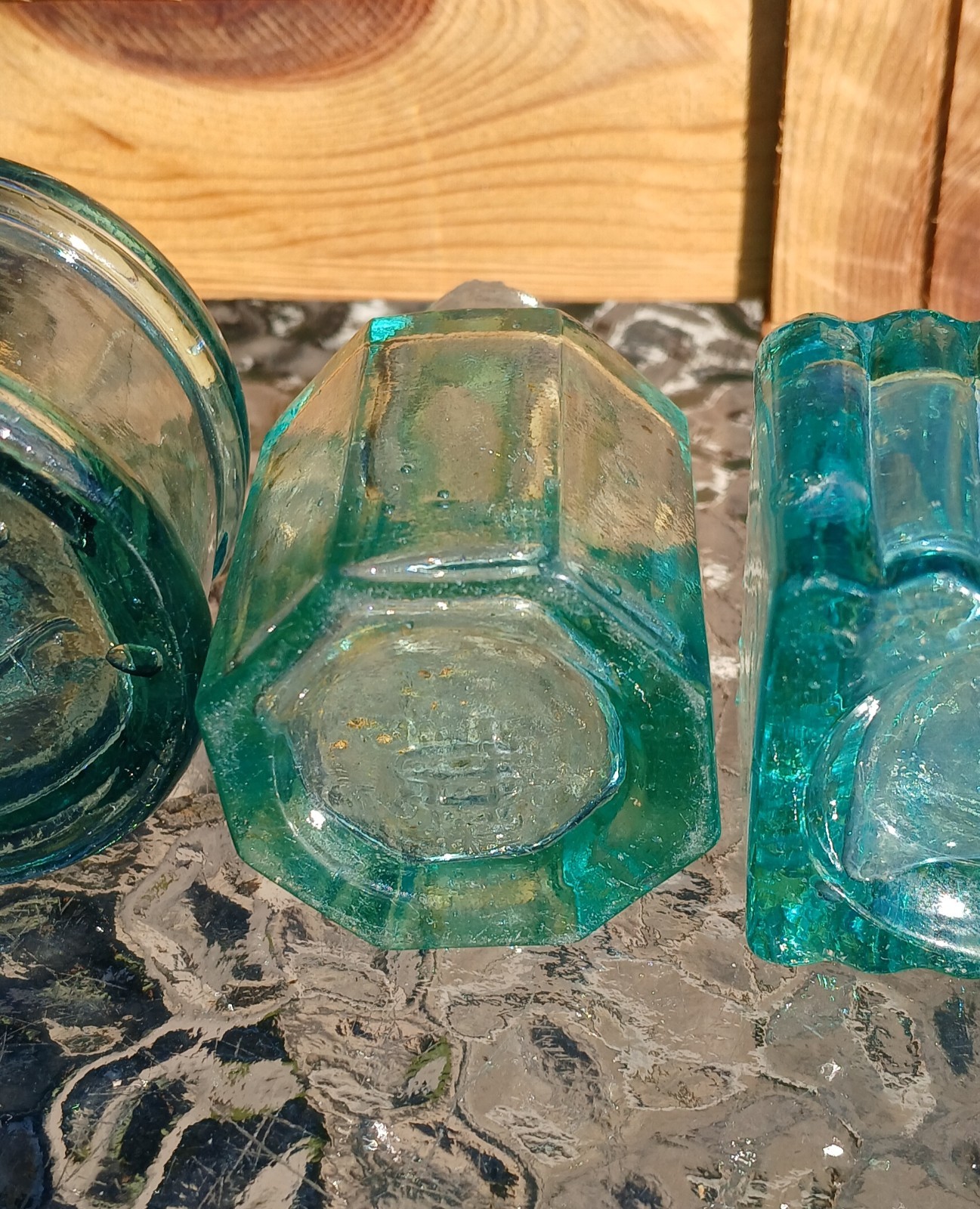 Green 19th C. Inkwell Lot of 3, Bubbles Ruff Tops