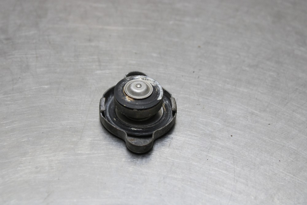 03-04 Suzuki GSXR 1000 Engine Radiator Cap