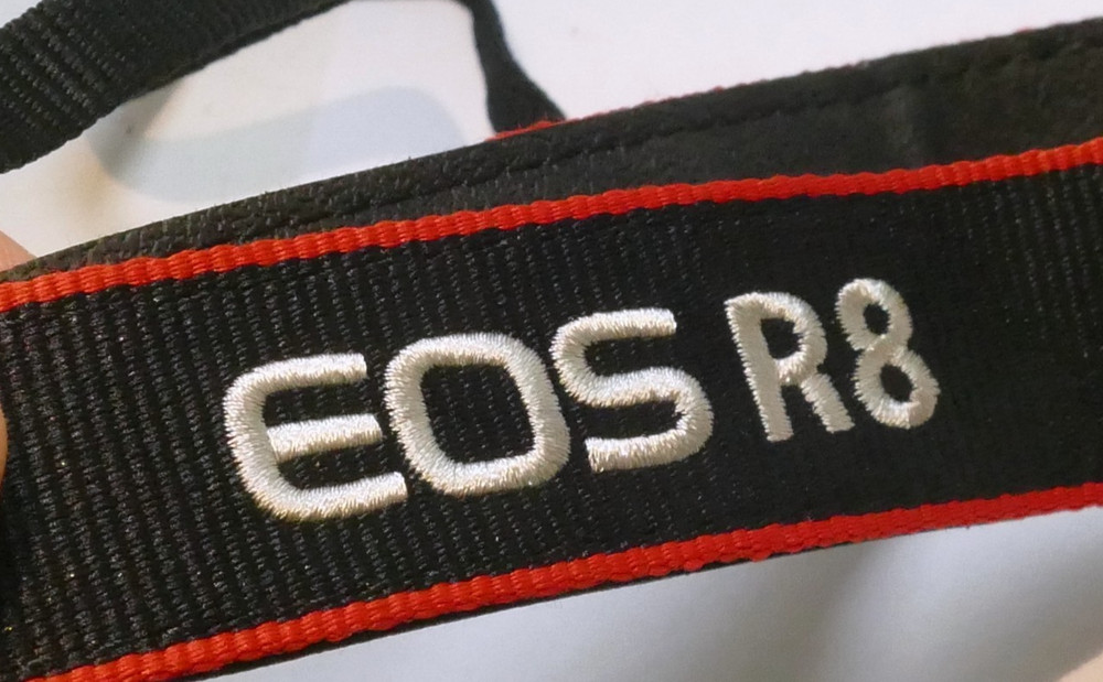 Canon EOS R8 Camera Neck Shoulder Strap Canvas - Genuine - mint condition