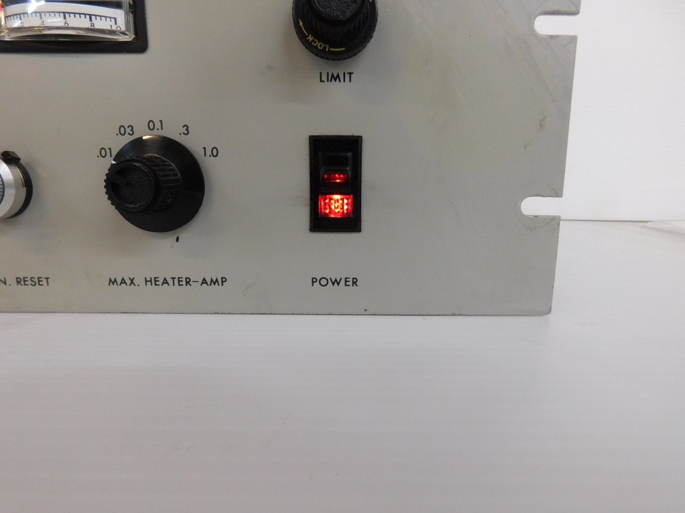LAKE SHORE CRYOTRONICS INC CRYOGENIC CAPACITANCE CONTROLLER MODEL CSC400 (MPT38)