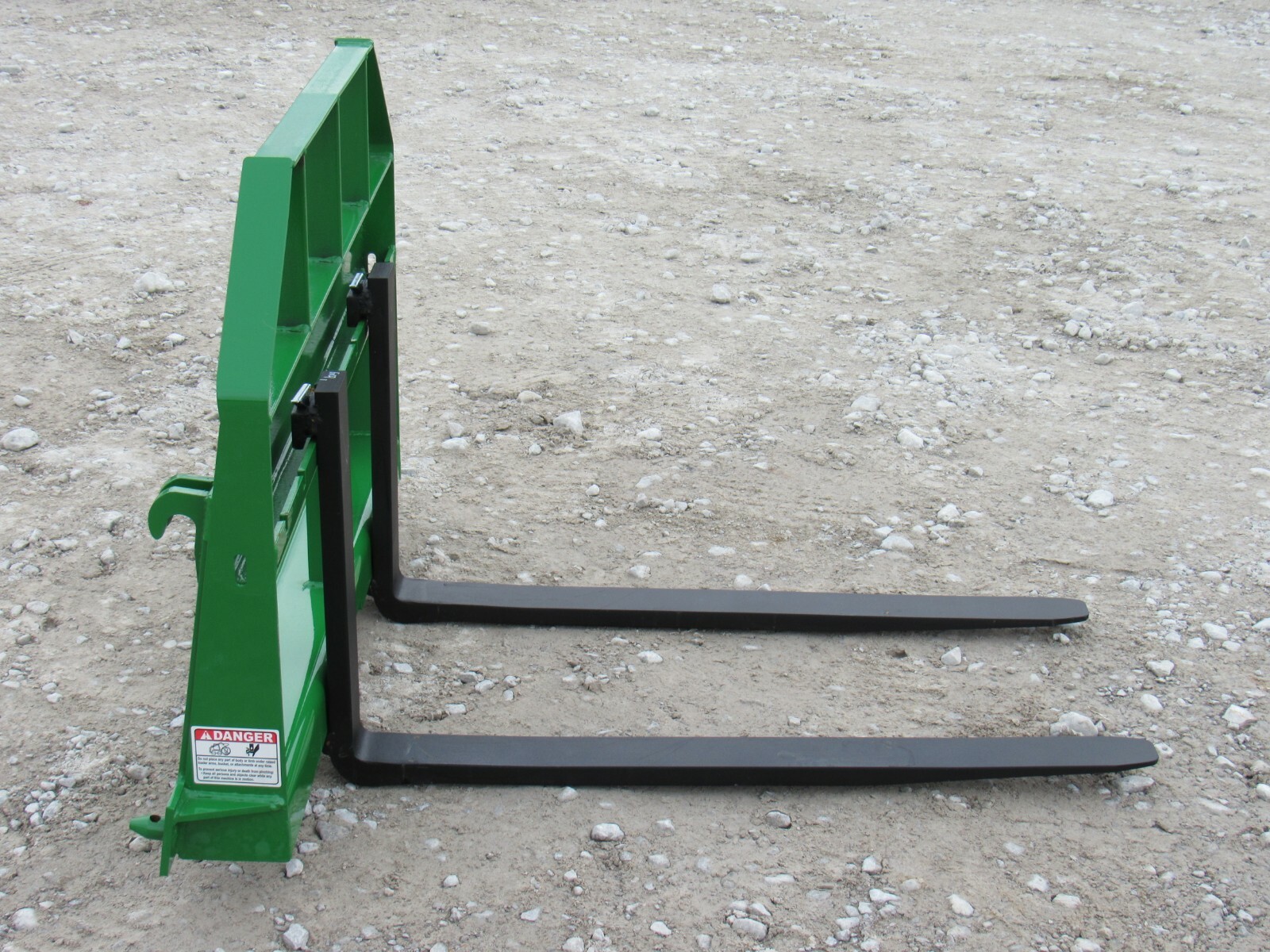 42" Long Compact Tractor Loader Pallet Forks Fits John Deere 200 300 400 Loaders