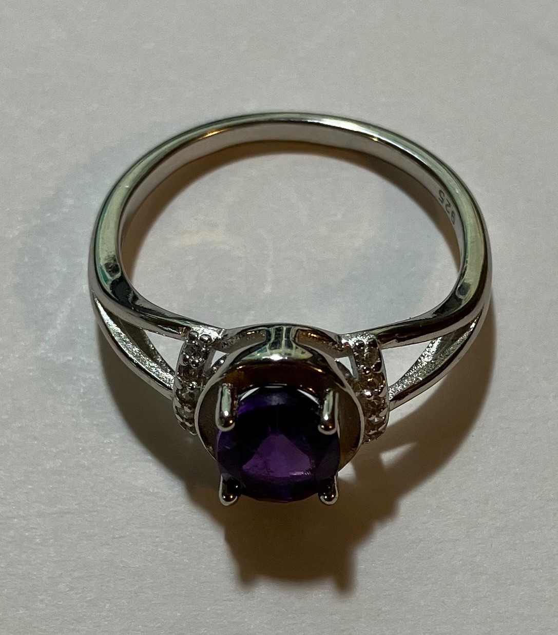 2.64 Gram .925 Sterling Silver 1.5 ct Amethyst Ring. Lot 181