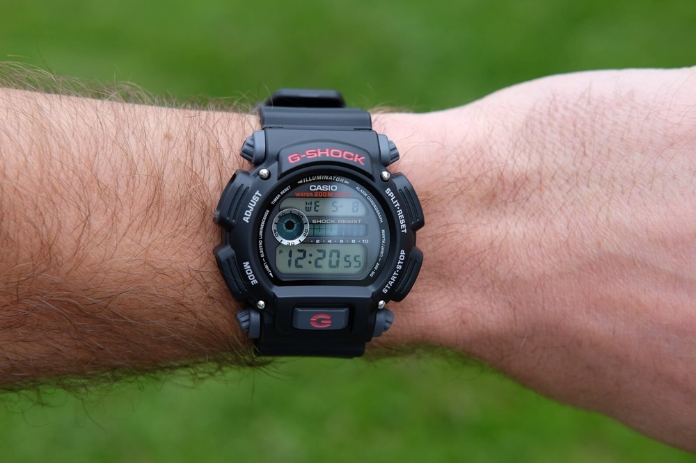 Casio DW9052-1V, G-Shock Chronograph Watch