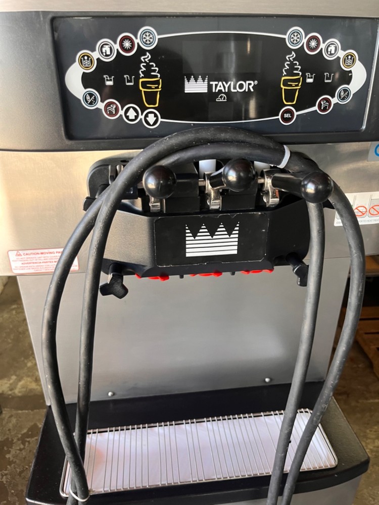 TAYLOR MULTI FLAVOR MODEL C716-33 SOFT SERVE MACHINE
