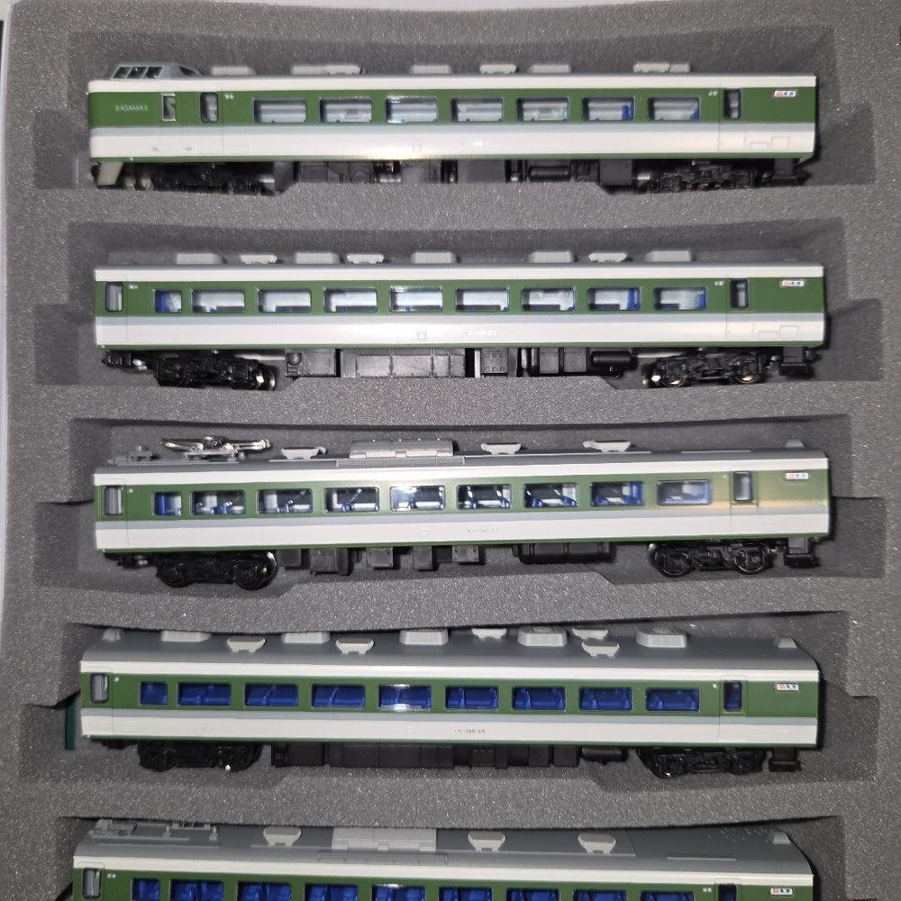 KATO 189 Asama Small Window Formation Basic/Additional 9 Car Set 435639