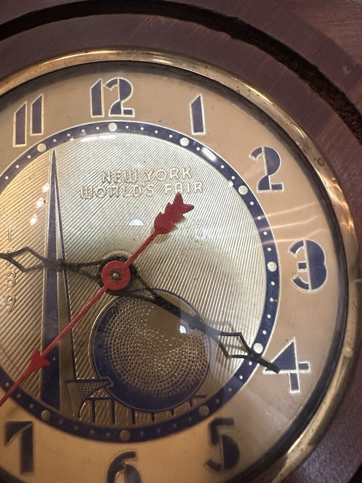 UNITED CLOCK CORP. BROOKLYN 1939 NY WORLDS FAIR WOODEN ELECTRIC CLOCK AS IS