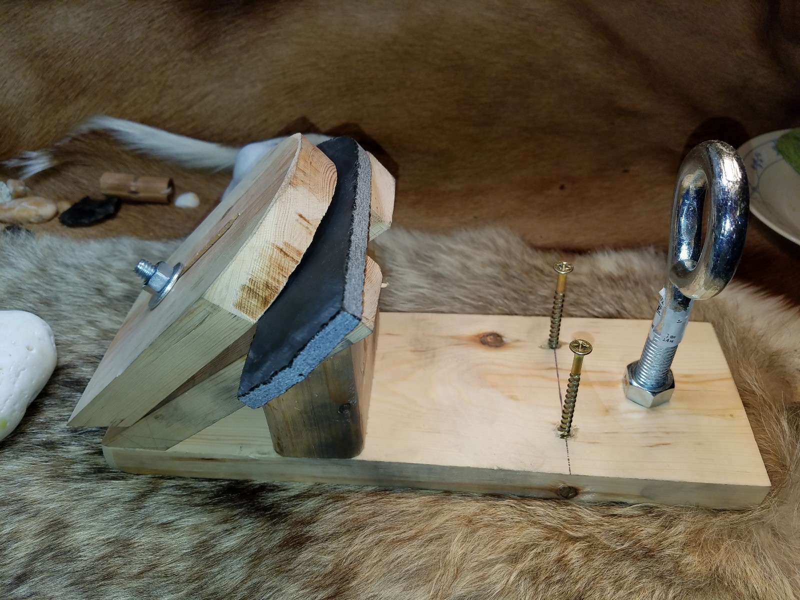 PRO GRADE FLINT KNAPPING JIG With UHMW ROD ISHI STICK PRESSURE FLAKER PREFORM