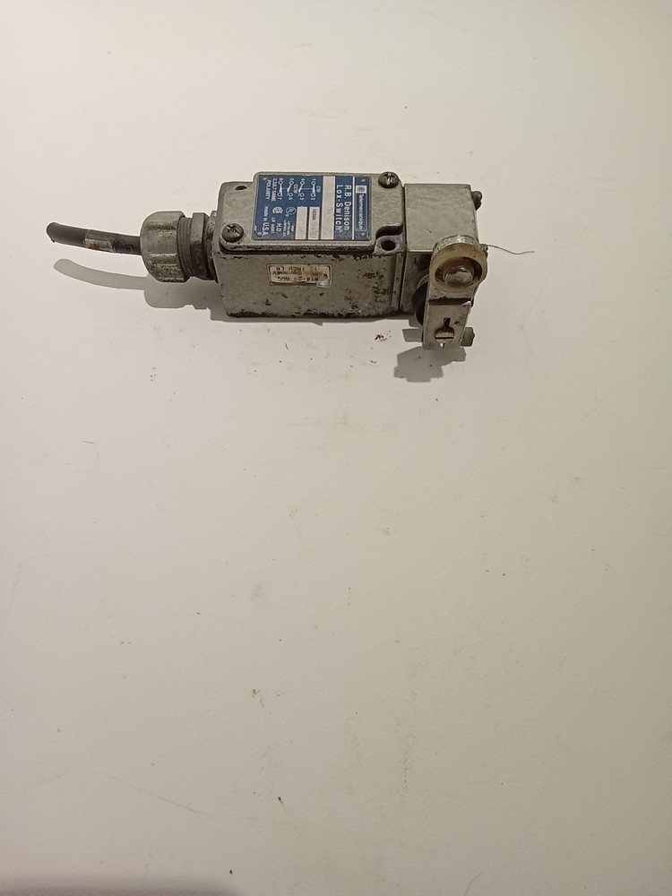 TELEMECANIQUE Limit Switch C3JK04