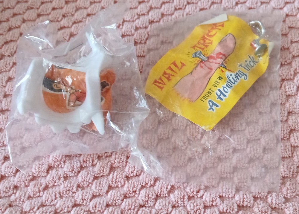1960's NOVELTY GAGS - 10