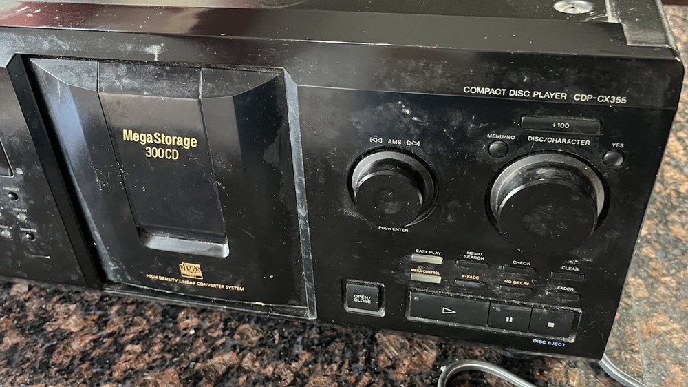 Sony CDP-CX355 Mega Storage 300 Disc Compact Disc CD Player. UNTESTED Read