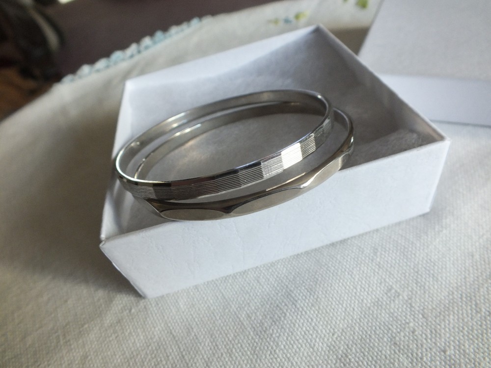 Bangle Bracelet Set 2 Silver Tone Textured 1/8" W x 2 1/2" Across Different NICE