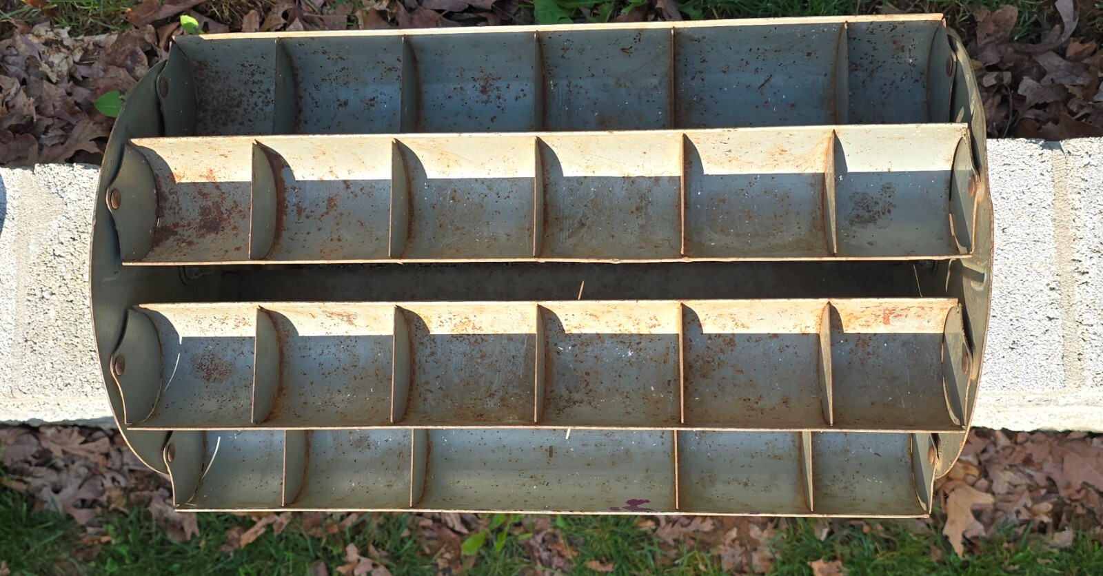 VINTAGE KARI-ALL METAL CAROUSEL PARTS HARDWARE KARI ALL PARTS ASSORTER ROTOBIN