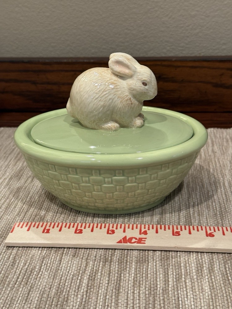 VGT. Hallmark Ceramic Easter Bunny Weave Basket Pattern Candy Trinket Dish