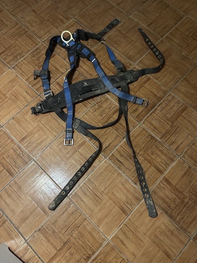 Tie Back 9 Ft. Self Retracting Lifeline Device Dual with Harness