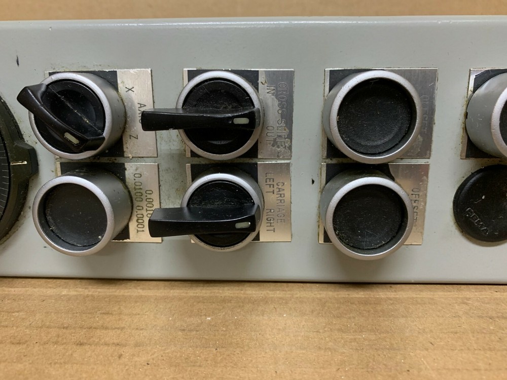 HOFFMAN 10 HOLE 9 BUTTON OPERATOR STATION ENCLOSURE + 1 DIAL INDICATOR SHIPSAMED