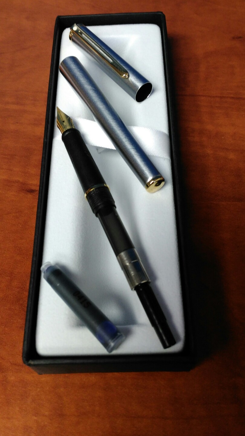 Sheaffer Agio Brushed Chrome/22K Gold Plate "F" Nib Fountain Pen