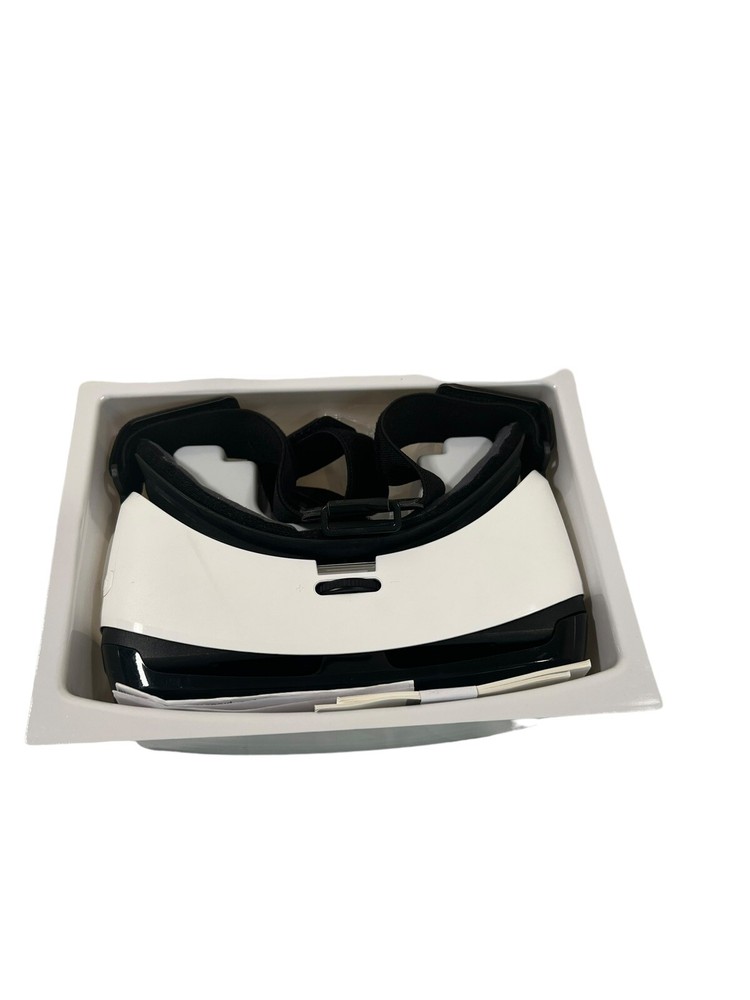 Samsung Gear VR Oculus Headset Open Box