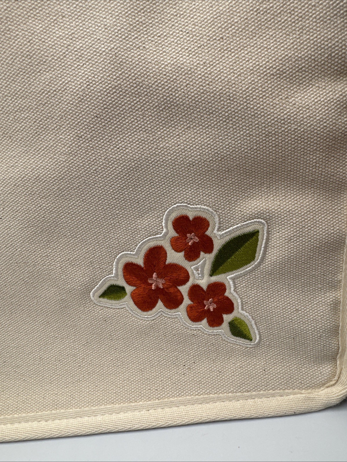 *New Disney Aulani Exclusive Canvas Tote With Patches Shoulder Bag Foldable Flap